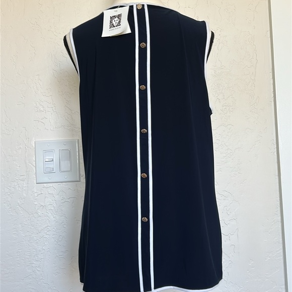 Ann Klein, Medium Sleeveless, Navy and White Blouse, NWT - Picture 3 of 4